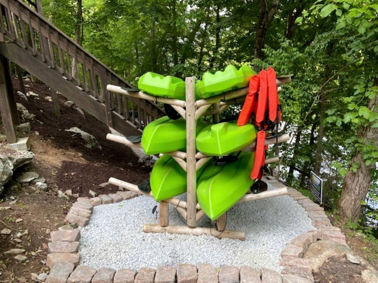 Majestic Waterfront Tennessee Cabin with a Hot Tub at Norris Lake