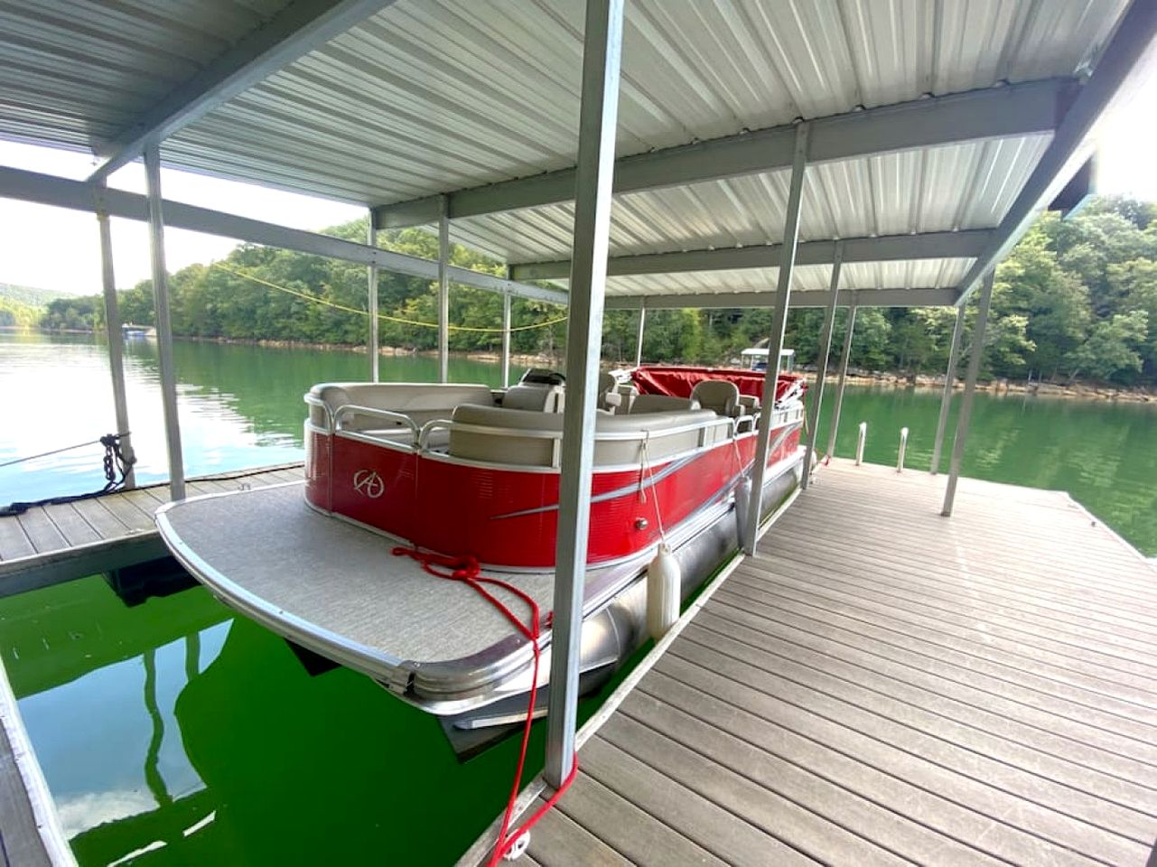 Majestic Waterfront Tennessee Cabin with a Hot Tub at Norris Lake