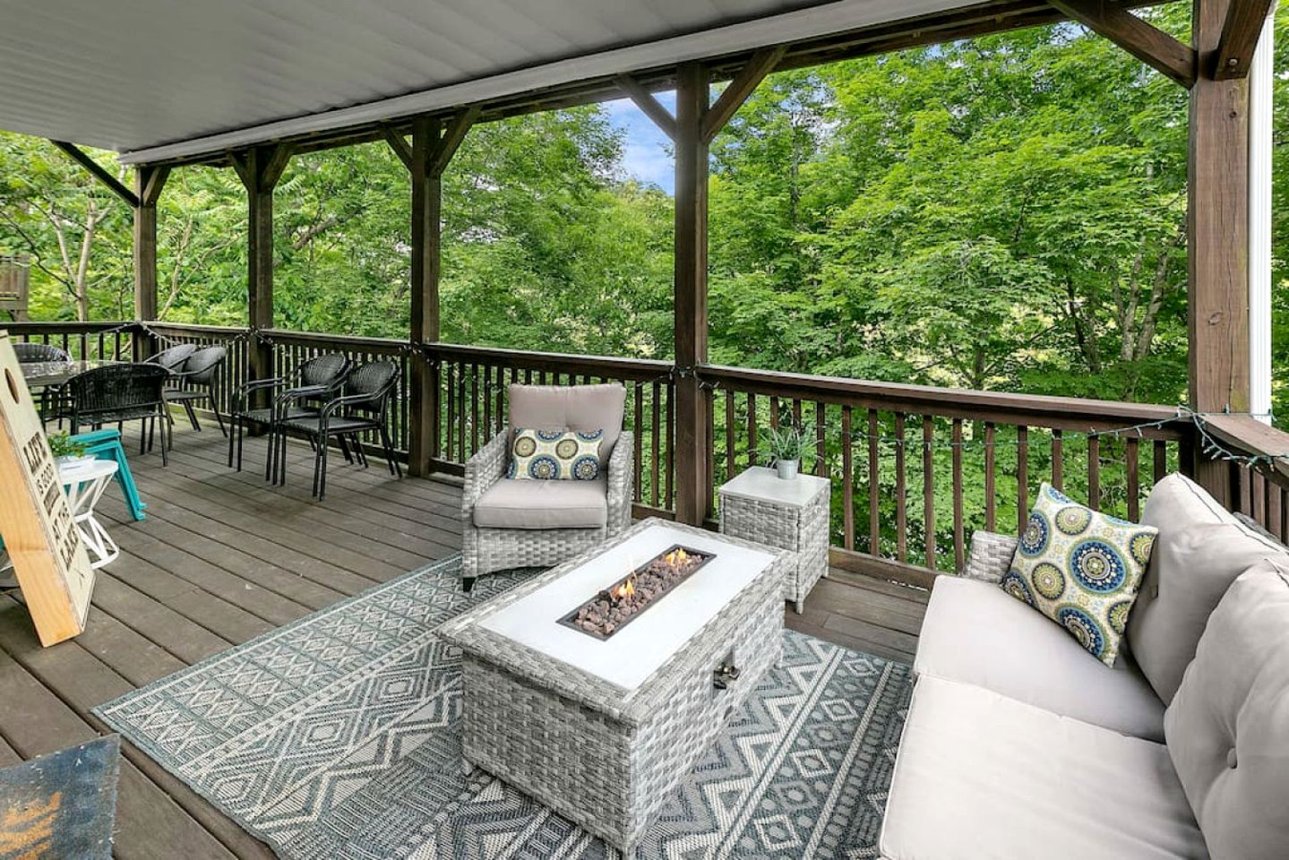 Majestic Waterfront Tennessee Cabin with a Hot Tub at Norris Lake