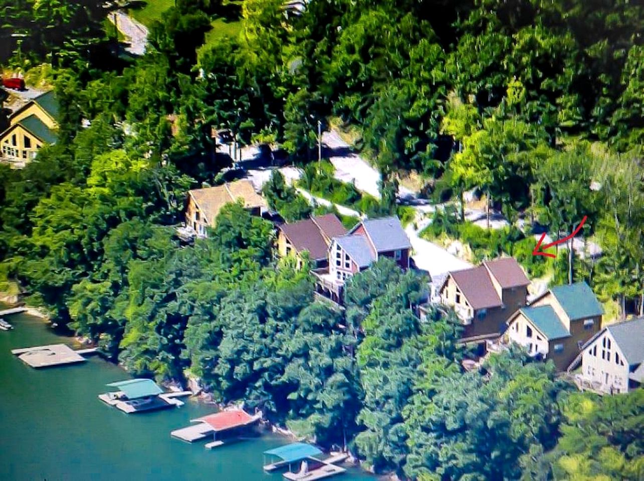 Majestic Waterfront Tennessee Cabin with a Hot Tub at Norris Lake