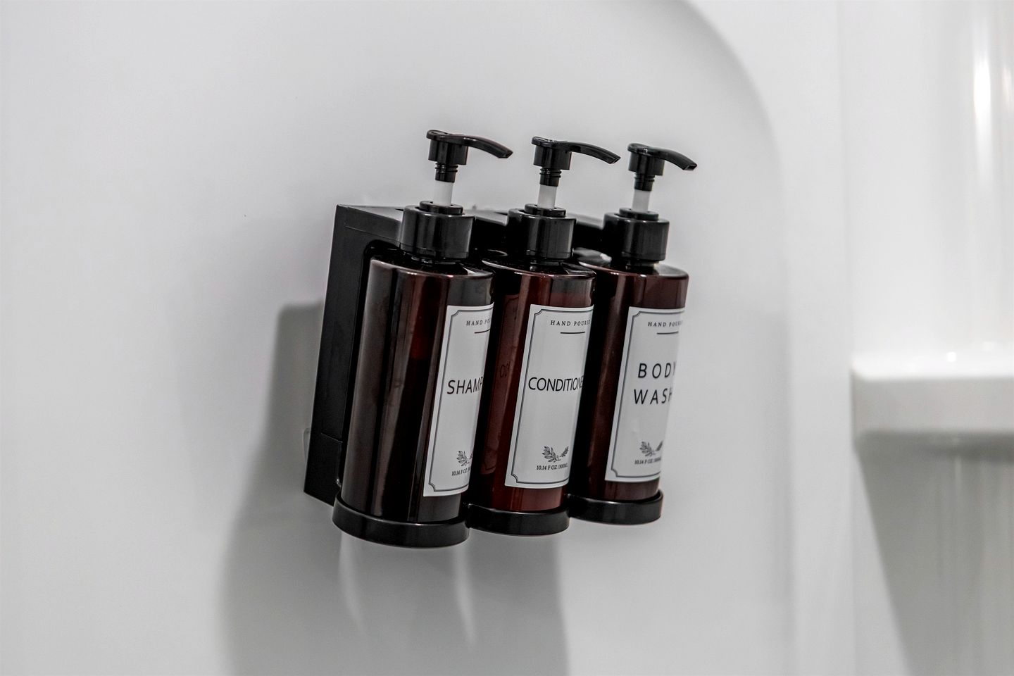 Scenic Bluffside Tiny Home Retreat with Kid-Friendly Loft near South Cumberland in Monteagle, Tennessee