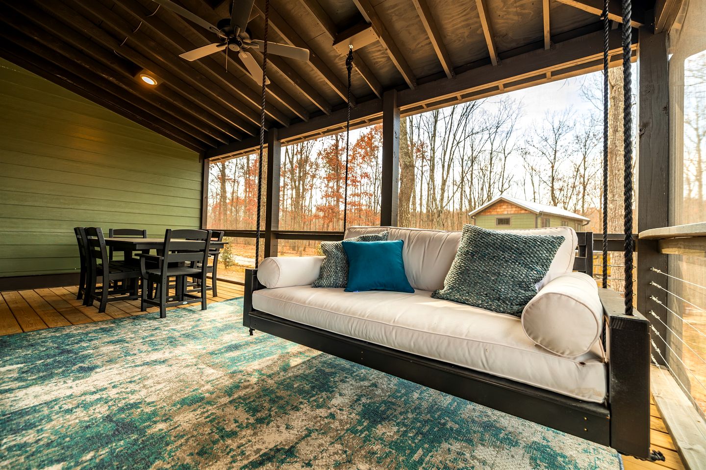Scenic Bluffside Tiny Home Retreat with Kid-Friendly Loft near South Cumberland in Monteagle, Tennessee