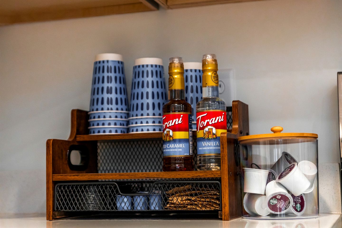 Scenic Bluffside Tiny Home Retreat with Kid-Friendly Loft near South Cumberland in Monteagle, Tennessee