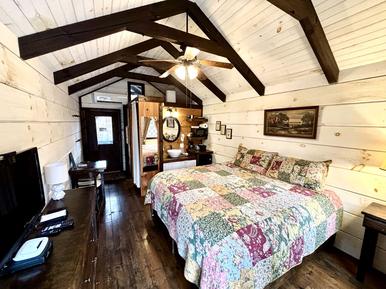 Tiny Home Cottage Near the Smokies #5 Fleur in Sevierville