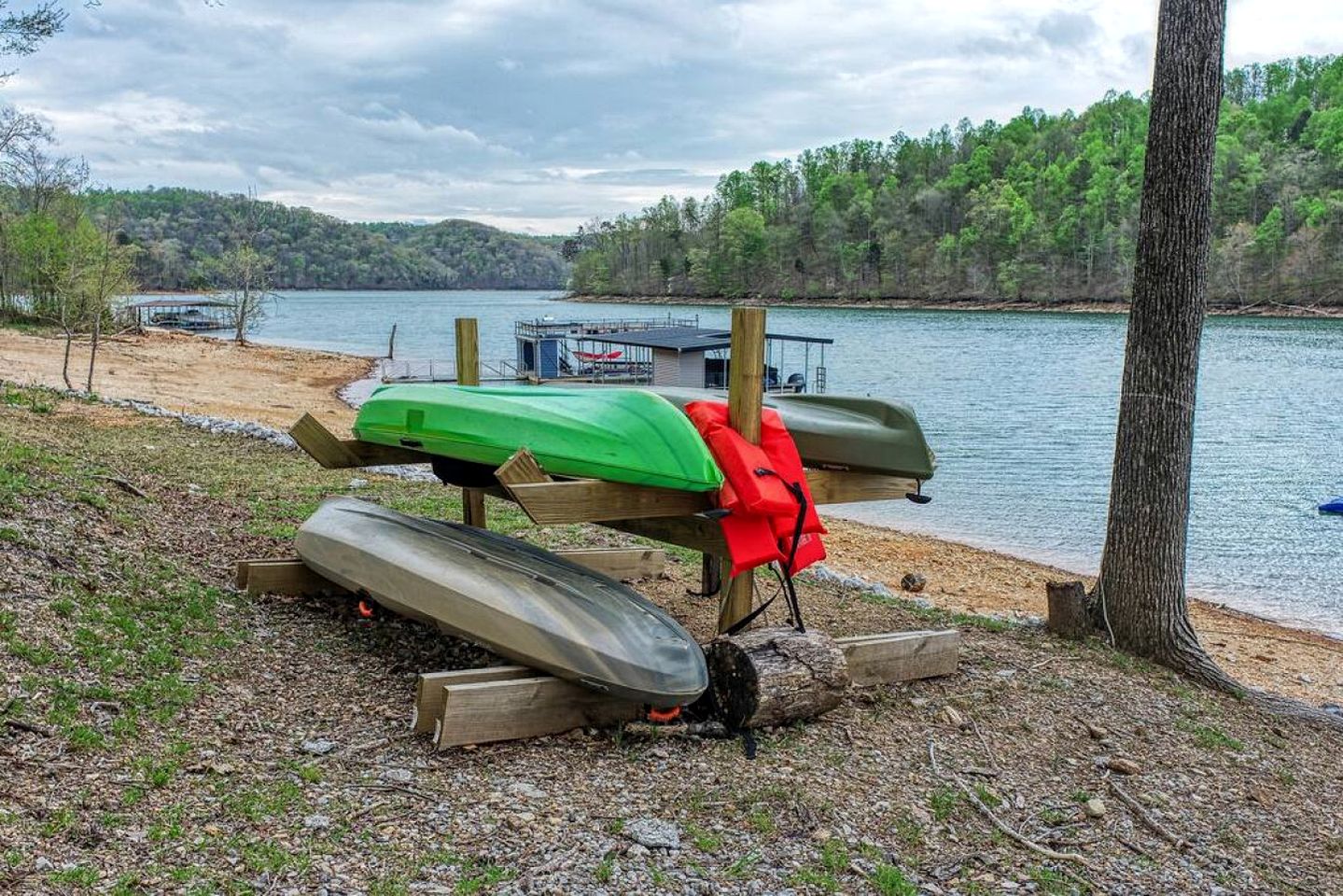 DUPLICATE Spacious Tennessee Vacation Rental for Getaways to Norris Lake