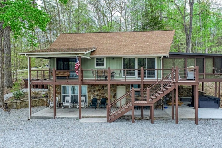 Cabins (United States of America, Caryville, Tennessee)