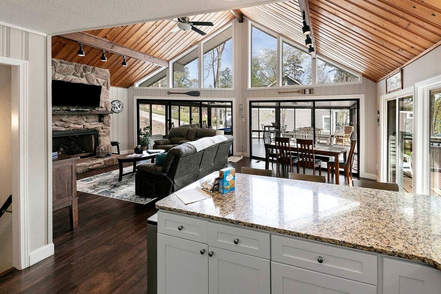 DUPLICATE Spacious Tennessee Vacation Rental for Getaways to Norris Lake
