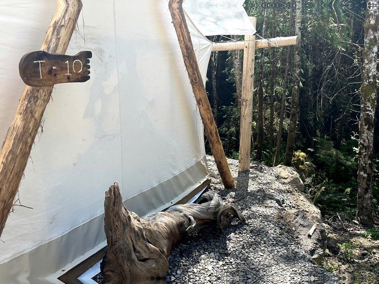 Relaxing Safari Tent for an Incredible Outdoor Glamping Getaway near Forks, Washington