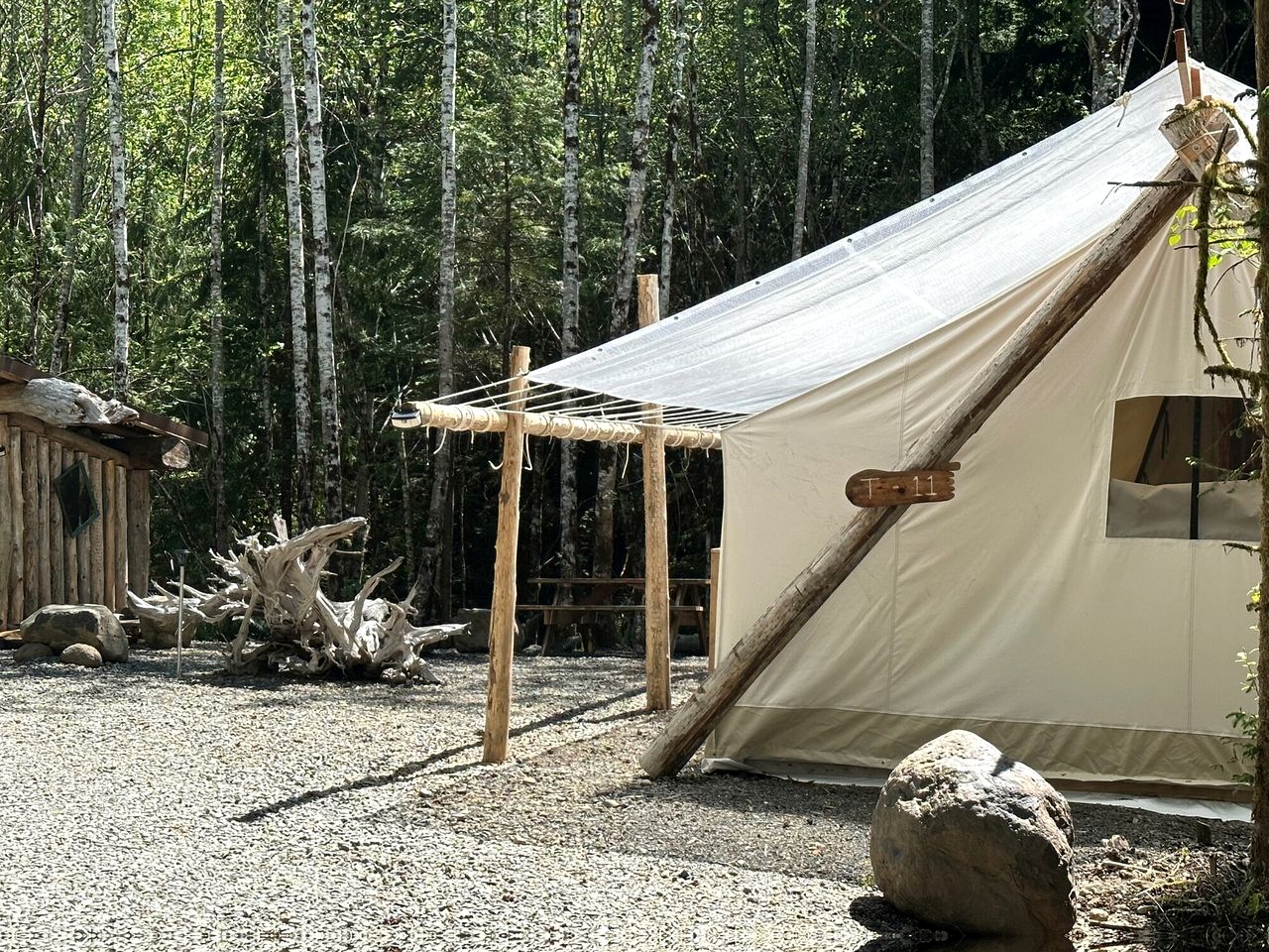 Spacious and Pet Friendly Safari Tent on a Glamping Resort in the Pacific Northwest, WA