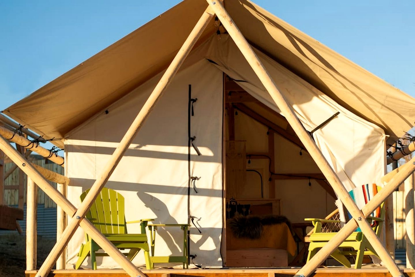 Amazing Safari Tent for a Unique Couples Escape in the Heart of Paradise Valley in Emigrant, Montana