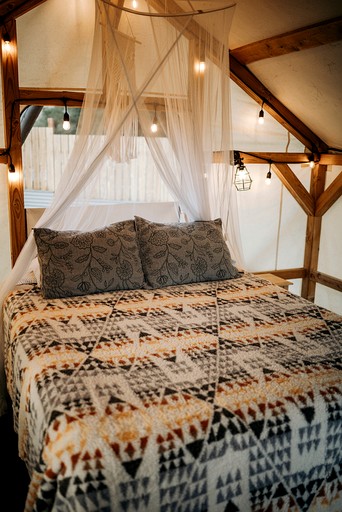 Yurts (United States of America, Emigrant, Montana)