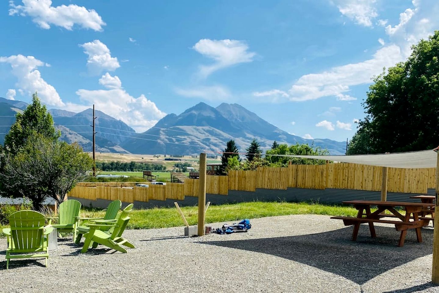 Beautiful Safari Tent with Wonderful Glampground Amenities near Yellowstone National Park in Emigrant, Montana