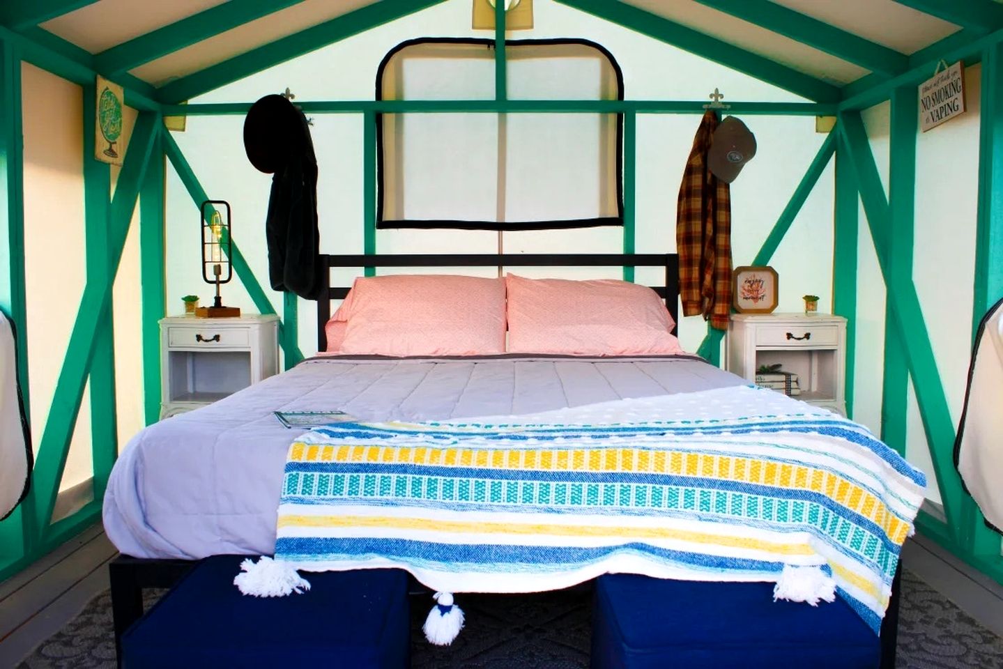 Stylish Lakeside Glamping Cabin with Eastern Sierra Mountain Views near Bridgeport, California