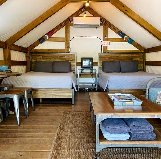 Tented Cabin Rental: Glamping Haven Near Geronimo Creek, Texas