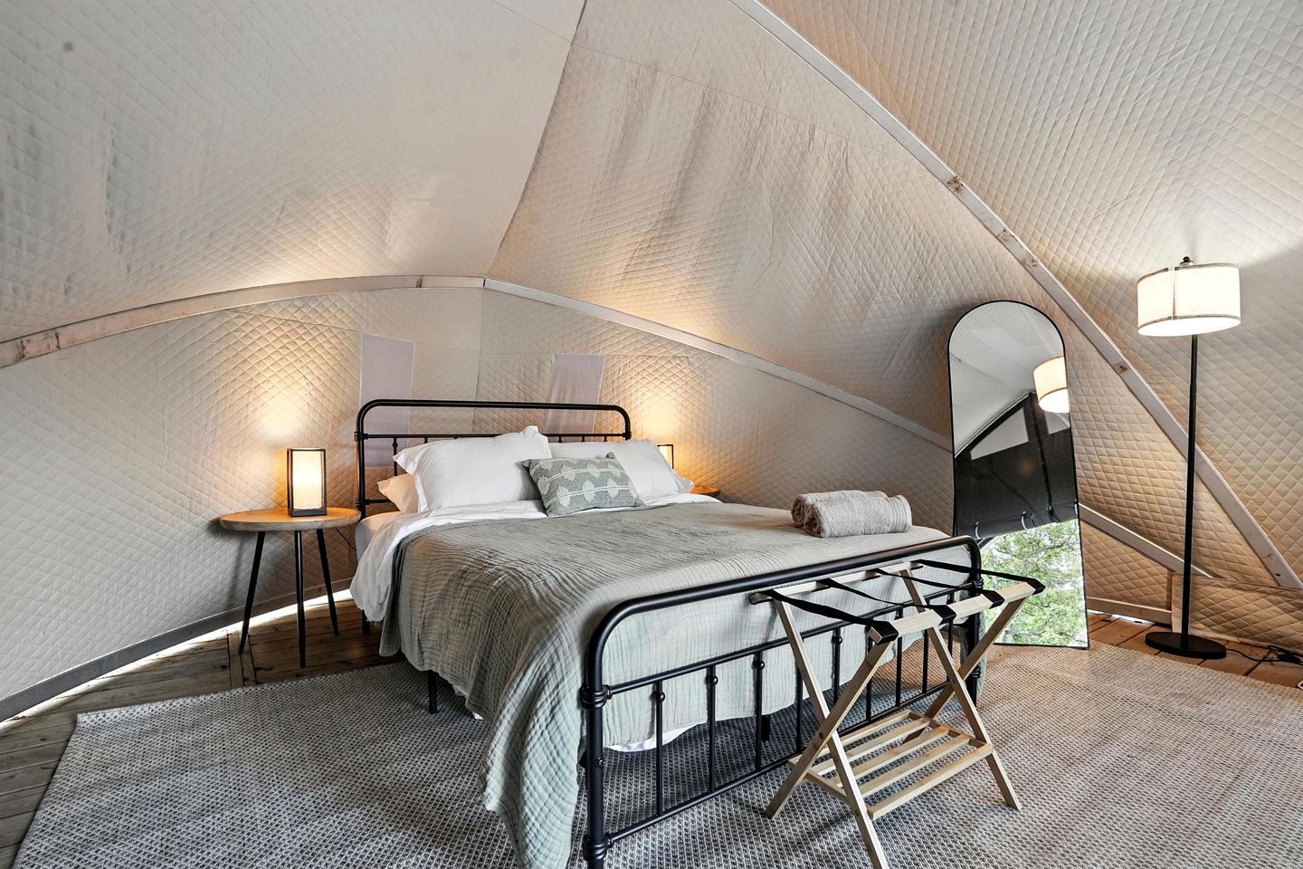 Secluded Glamping Retreat with Forest Trails Near Mount Rushmore in the Black Hills, South Dakota