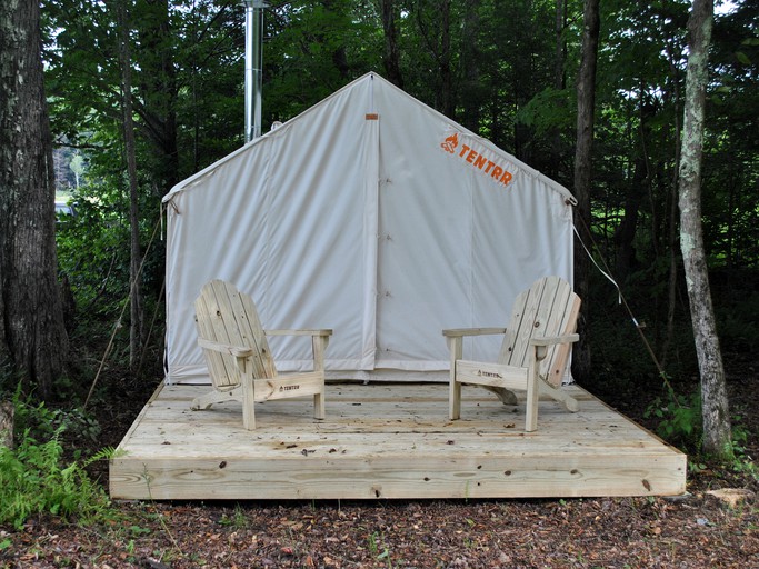 Farm Glamping in Granville, Massachusetts Countryside