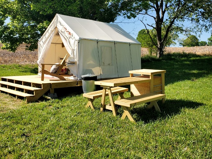 RUTentrr Signature Site Sunflower Ridge at The Stickley Farm, Tented