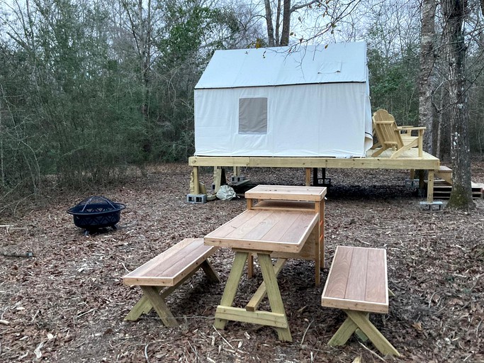 RU Tentrr Signature Site Waterfront, Tented Cabins, Poplarville