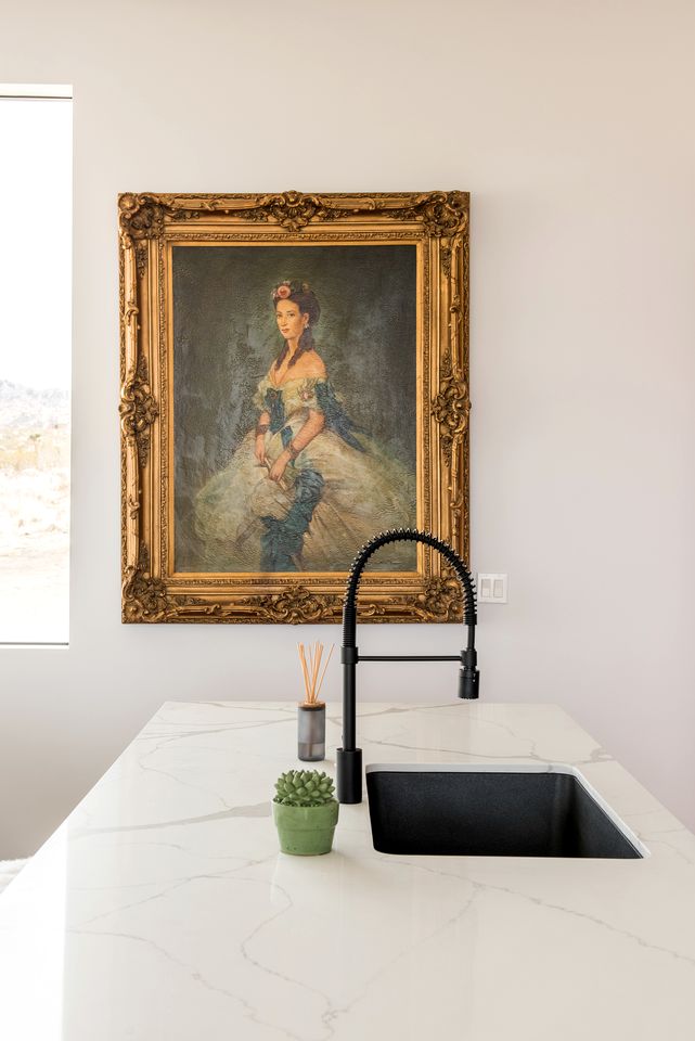 Spectacular Vacation Retal with Hot-tub and Stunning views of the desert in Joshua Tree, California