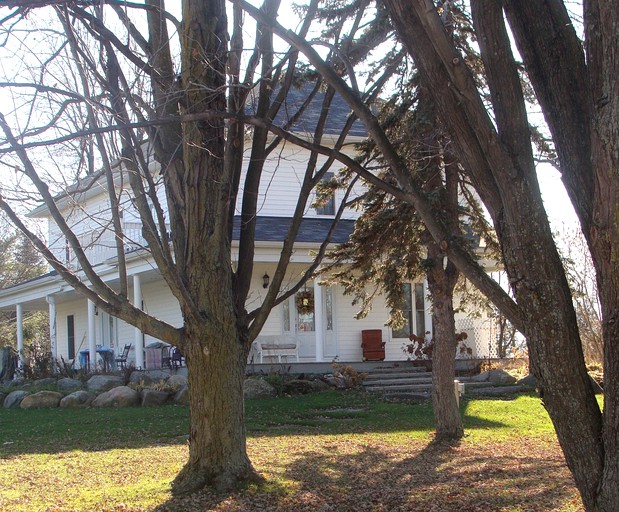 Nature Lodges (Winchester, Ontario, Canada)