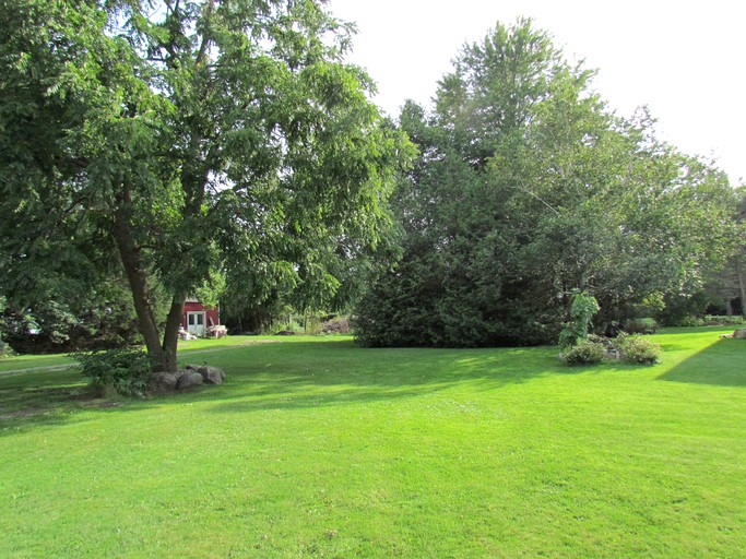 Nature Lodges (Winchester, Ontario, Canada)