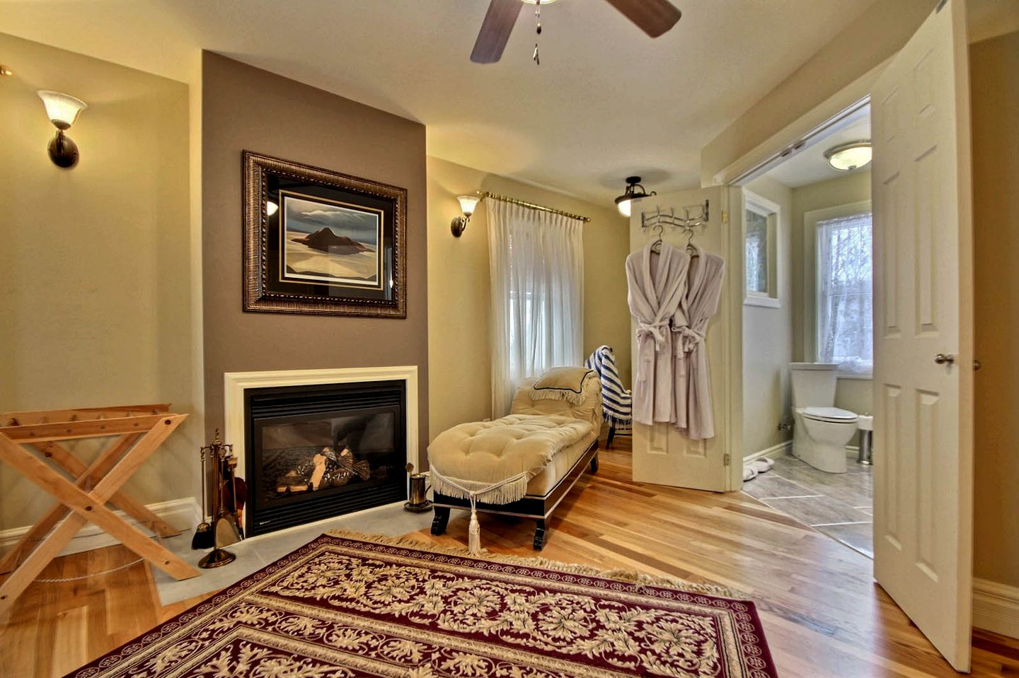 Romantic Getaway with a Relaxing Soaking Tub in Winchester, Ontario