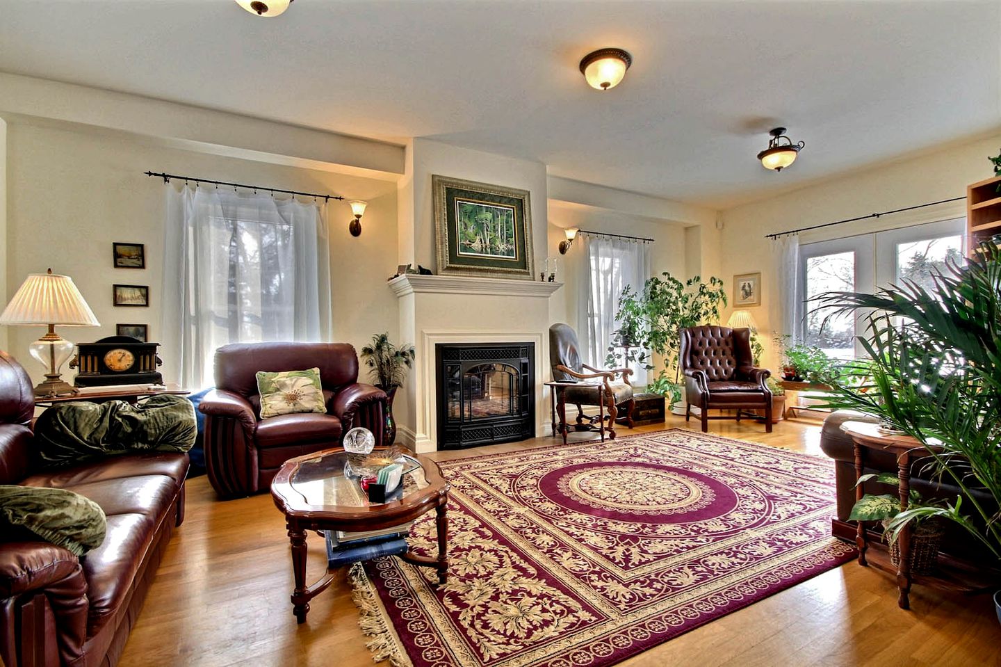 Romantic Getaway with a Relaxing Soaking Tub in Winchester, Ontario