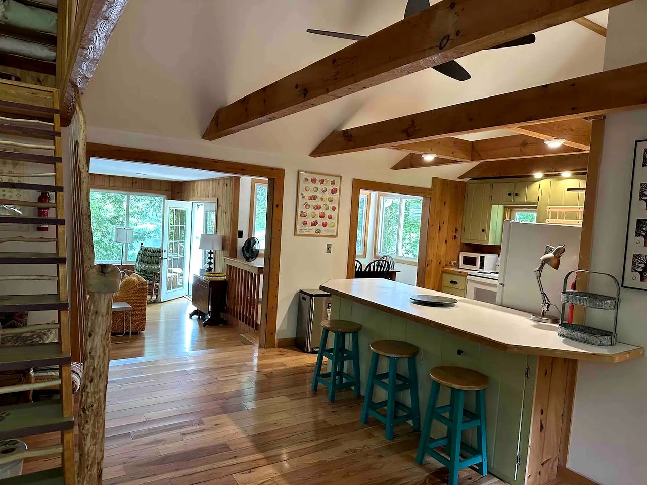 Fantastic Cottage with Stunning Views and Lake Access in Holderness, New Hampshire