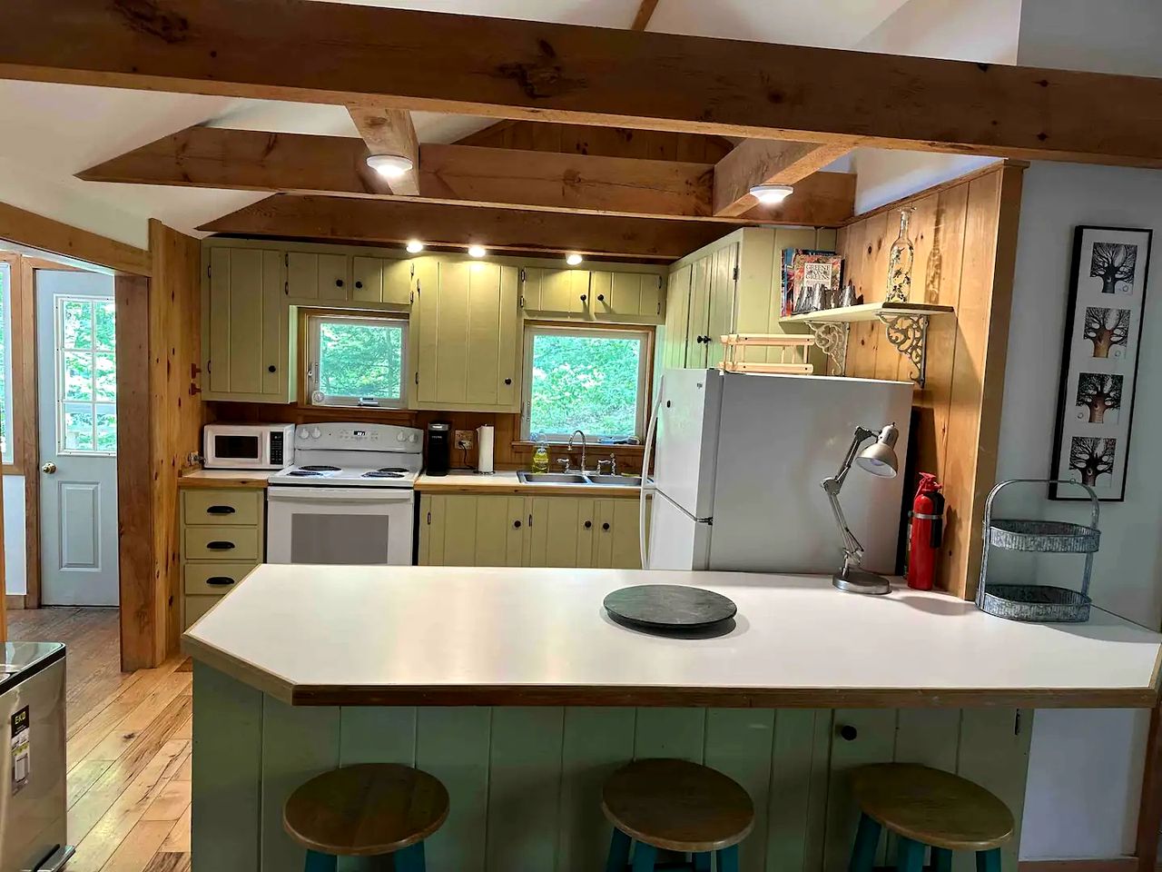 Fantastic Cottage with Stunning Views and Lake Access in Holderness, New Hampshire
