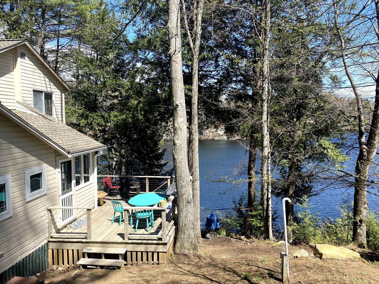 Fantastic Cottage with Stunning Views and Lake Access in Holderness, New Hampshire