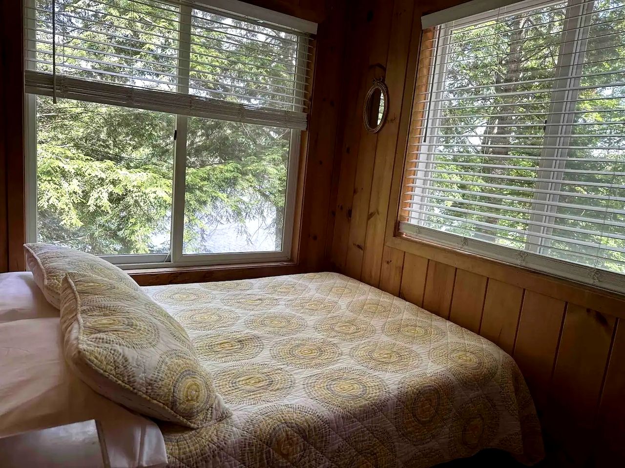 Fantastic Cottage with Stunning Views and Lake Access in Holderness, New Hampshire