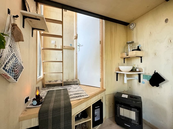 Vacation Rentals (France, Bessins, Auvergne-Rhône-Alpes)