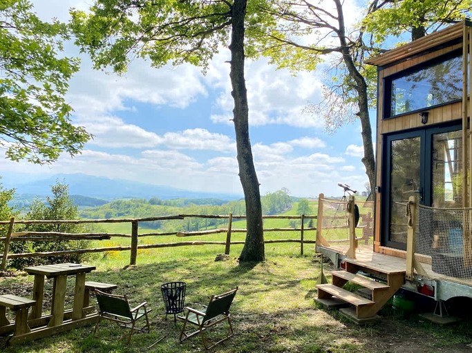 Tiny Houses (France, Bessins, Auvergne-Rhône-Alpes)