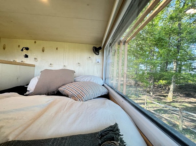 Vacation Rentals (France, Bessins, Auvergne-Rhône-Alpes)