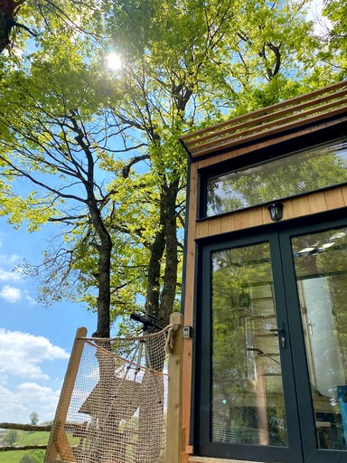 Vacation Rentals (France, Bessins, Auvergne-Rhône-Alpes)