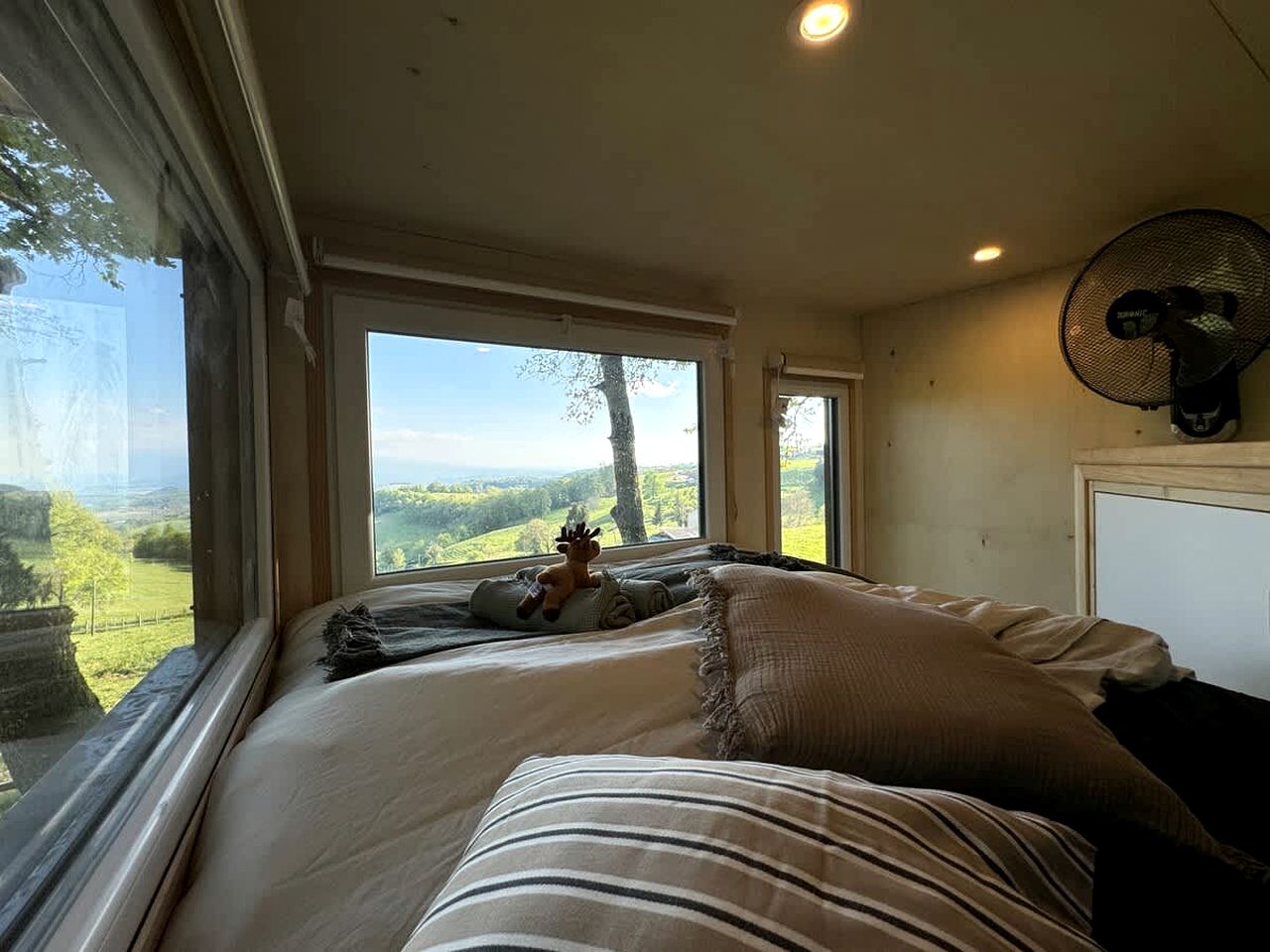 Eco-Friendly Tiny Home with Panoramic Mountain Views near Chambaran, Isère