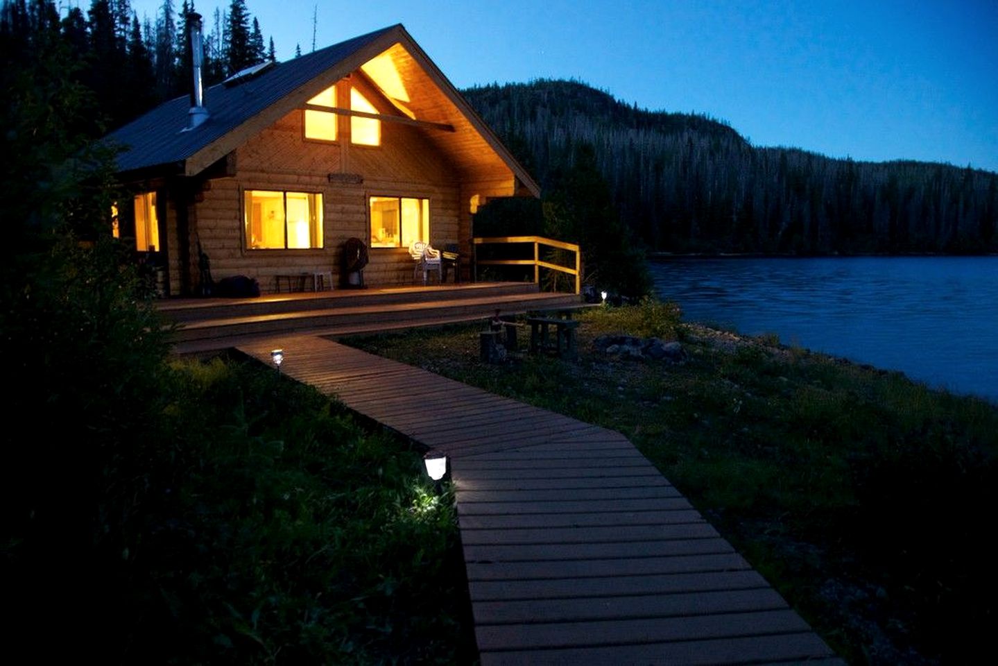 Secluded Lakeside Lodge Rental in North Tweedsmuir Park, British Columbia