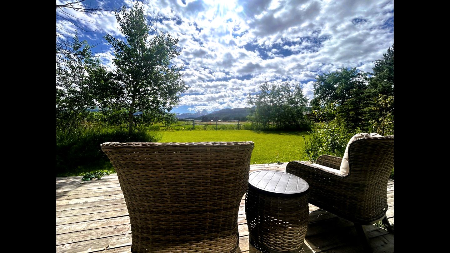 Charming Chalet with Teton Views and Hot Tub near Fishing in Driggs, Idaho