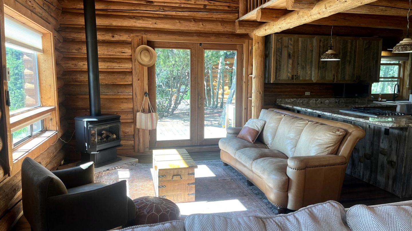 Charming Chalet with Teton Views and Hot Tub near Fishing in Driggs, Idaho