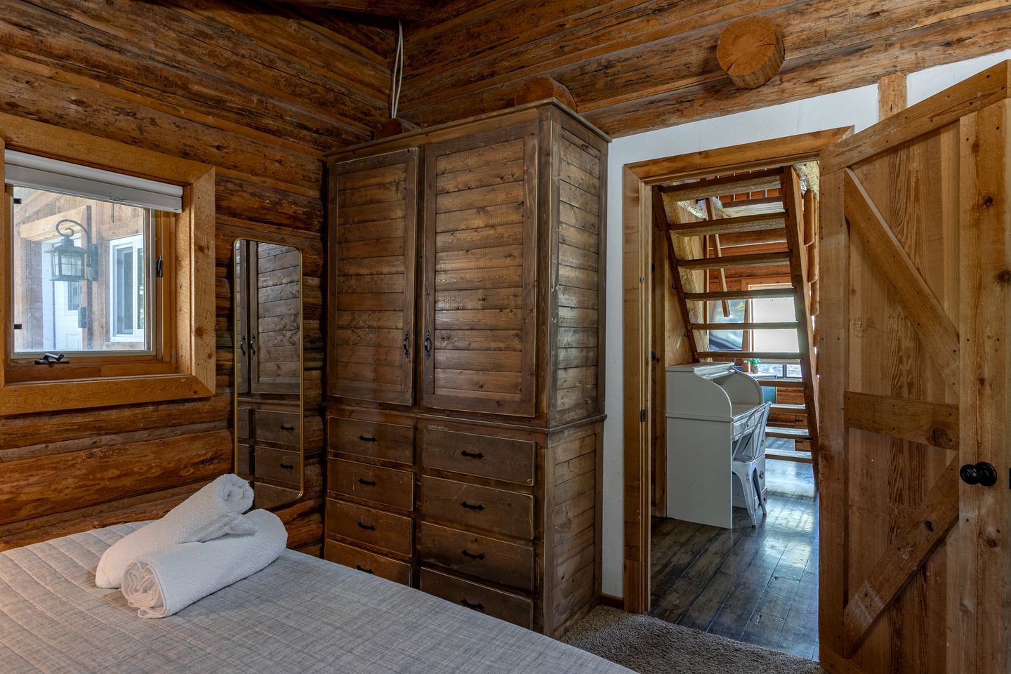 Charming Chalet with Teton Views and Hot Tub near Fishing in Driggs, Idaho