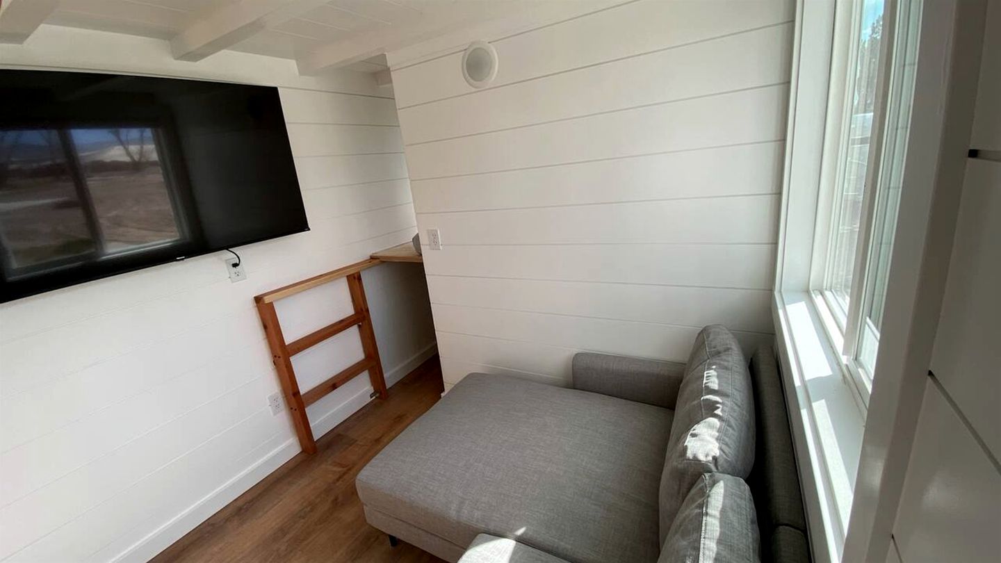 Peaceful Tiny house on a Real Ranch with Mountain Views near Tetonia, Idaho