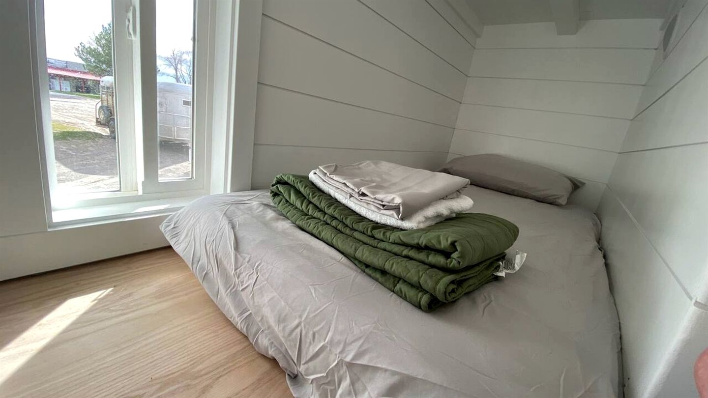 Peaceful Tiny house on a Real Ranch with Mountain Views near Tetonia, Idaho