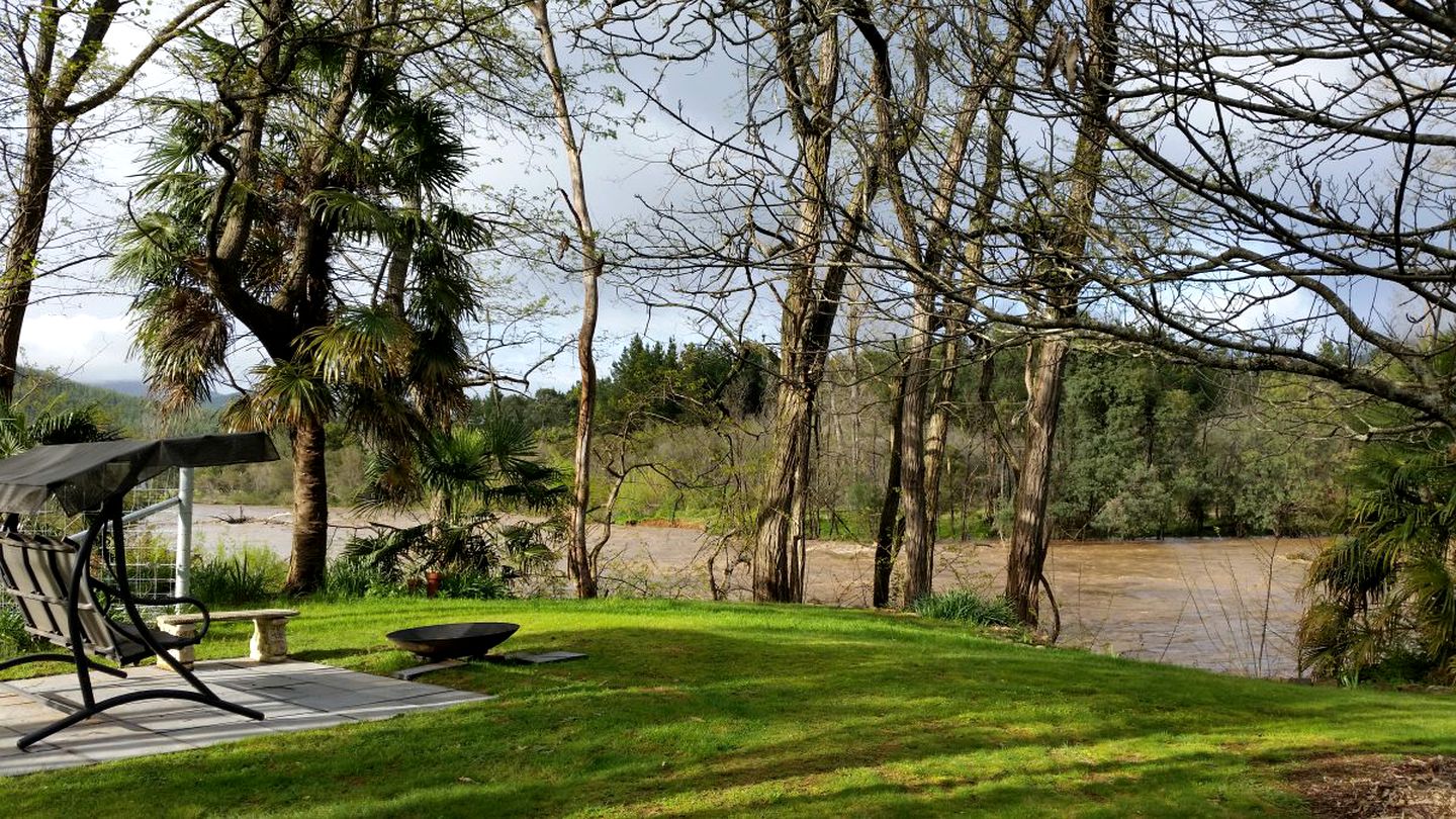 Eco-Friendly Camping Log Cabin near Bright in Victoria, Australia