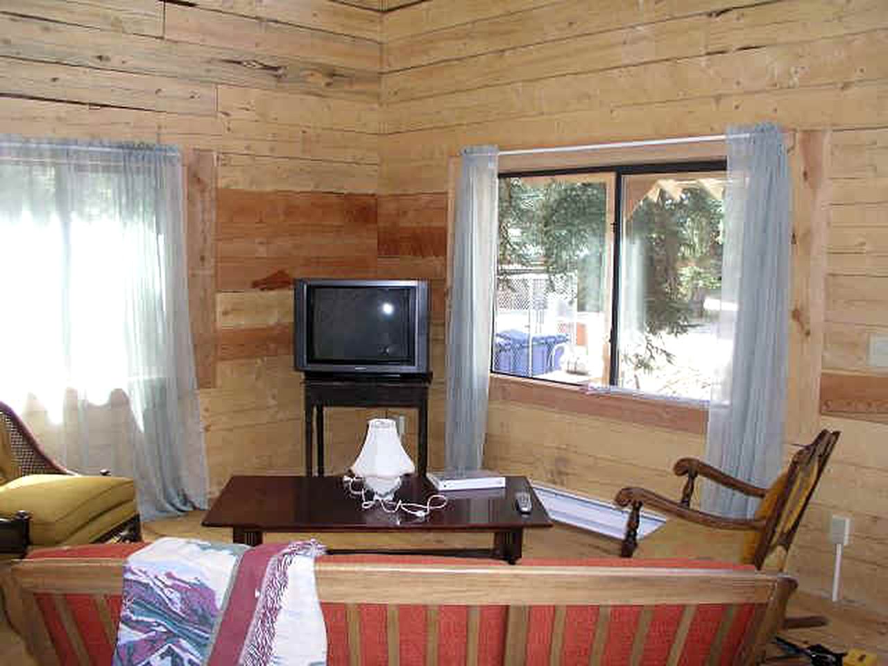 Authentic Log Cabin Rental with Wood from the San Juan Forest near Lake City Ski Hill, Colorado