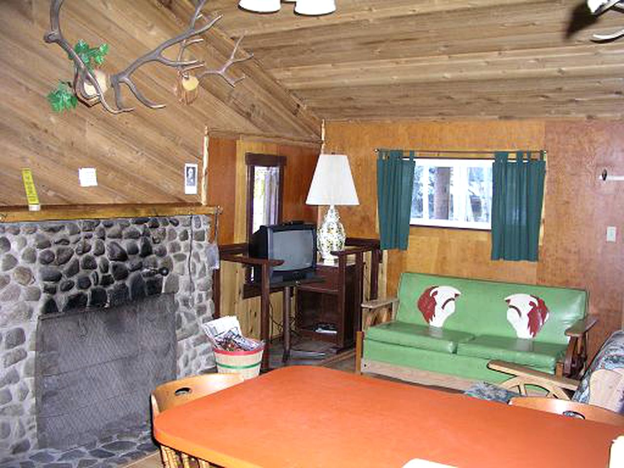 Traditional Log Cabin Rental with a Front Porch near Blue Mesa Reservoir, Colorado
