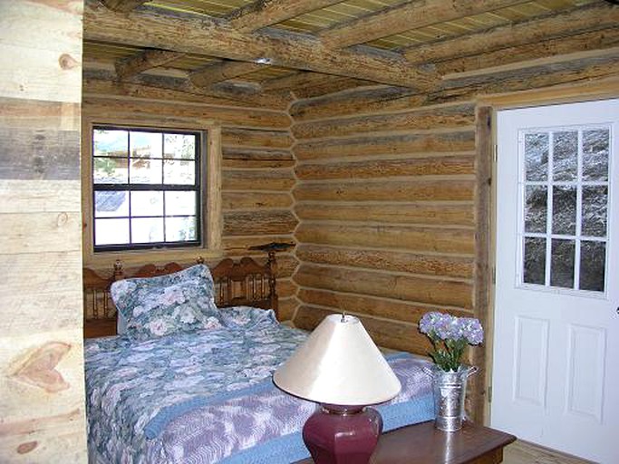 Log Cabins (Lake City, Colorado, United States)