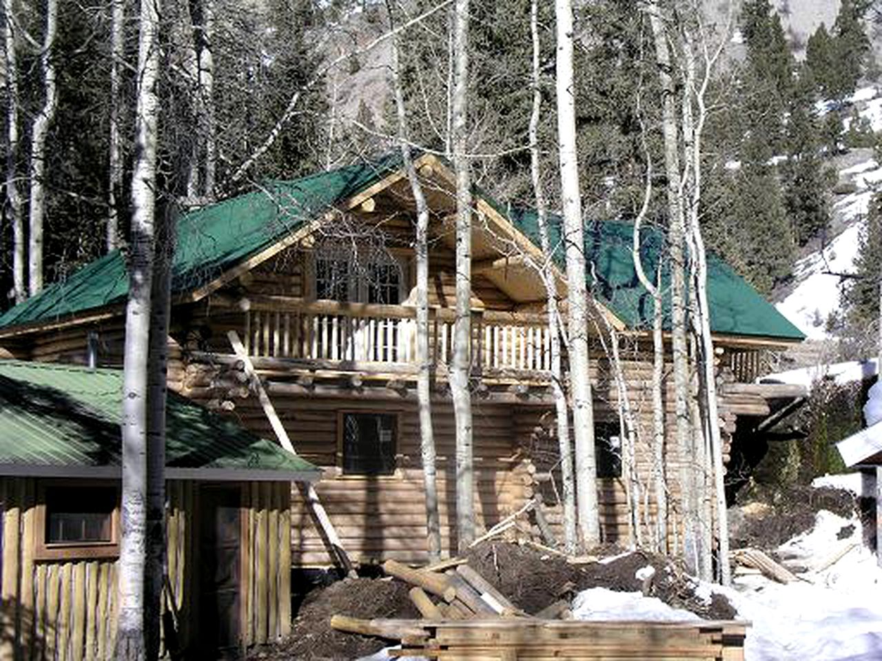 Spacious Log Cabin Rental with Woodland Views near Blue Mesa Reservoir, Colorado