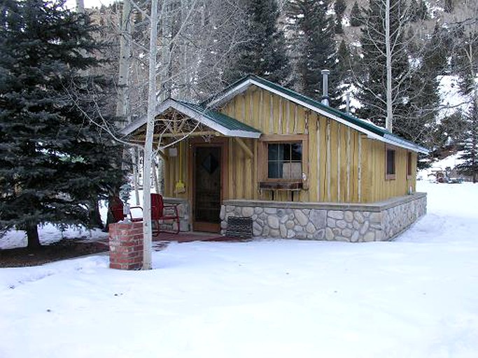 Log Cabins (Lake City, Colorado, United States)