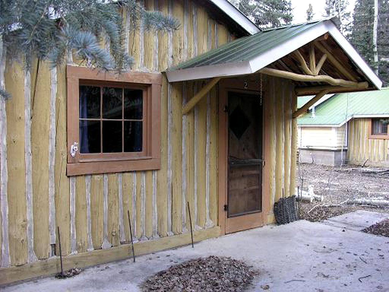 Romantic Cabin Rental with a Beautiful Log Interior near Cathedral, Colorado