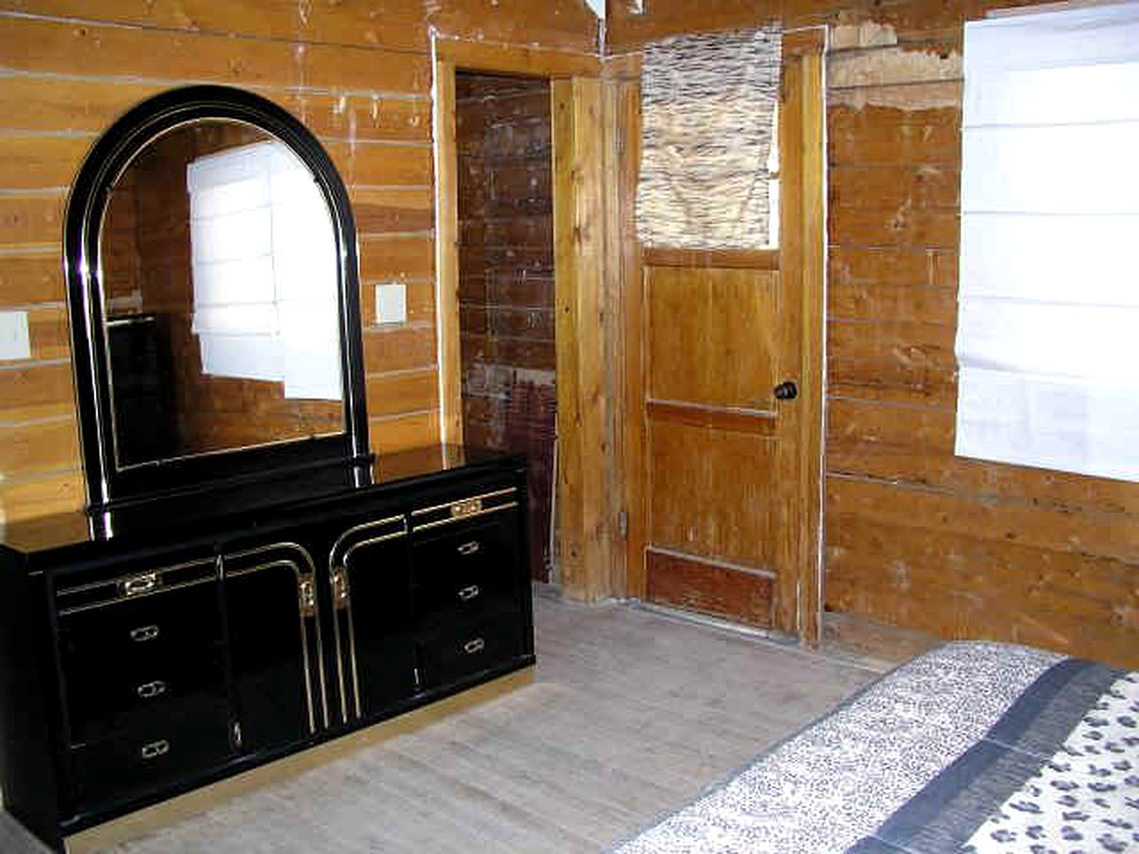 Vintage Log Cabin Rental Ideal for Families near Cannibal Plateau in Colorado